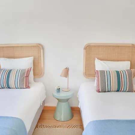 Spacious Near & Train, By Timecooler * سيتوبال