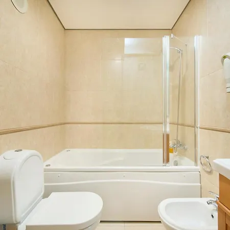 شقة Spacious Near & Train, By Timecooler سيتوبال