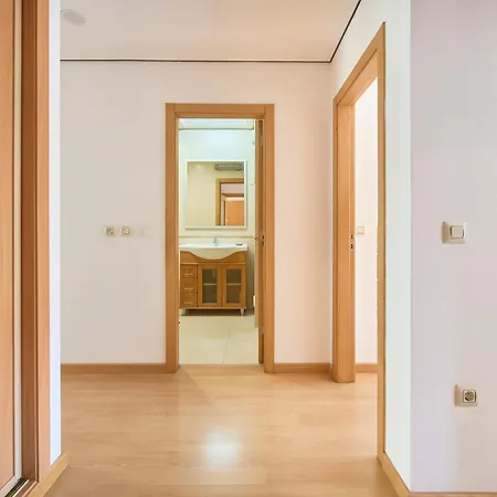 Lägenhet Spacious Near & Train, By Timecooler Setúbal