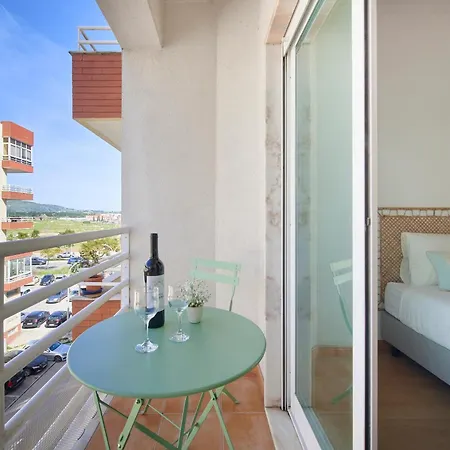 Spacious Near & Train, By Timecooler *