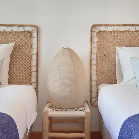 Lägenhet Spacious Near & Train, By Timecooler *