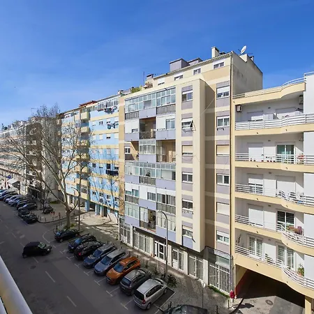 Lägenhet Spacious Near & Train, By Timecooler Setúbal