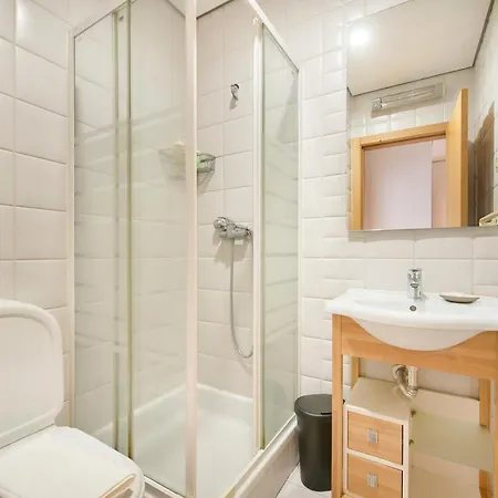 Spacious Near & Train, By Timecooler * Setúbal