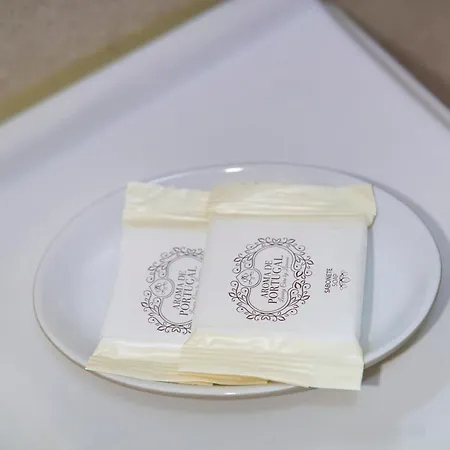 Spacious Near & Train, By Timecooler Daire *