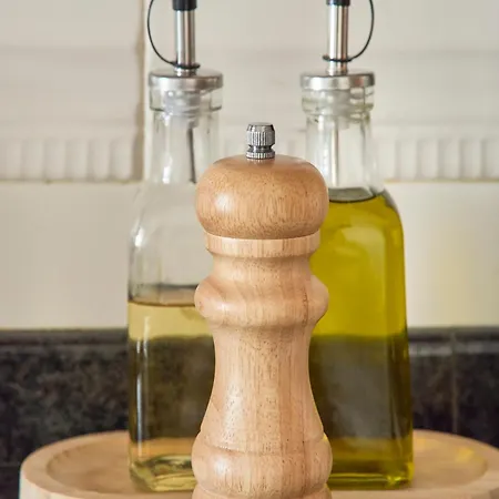 Spacious Near & Train, By Timecooler *