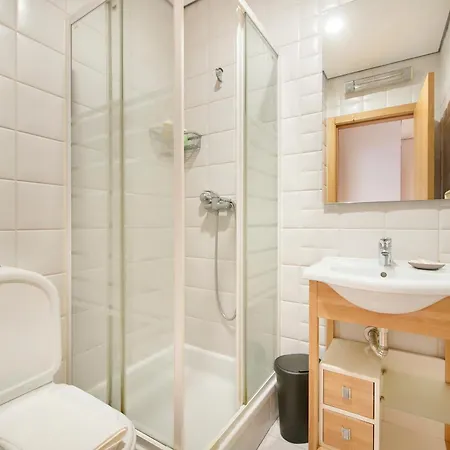 Spacious Near & Train, By Timecooler *