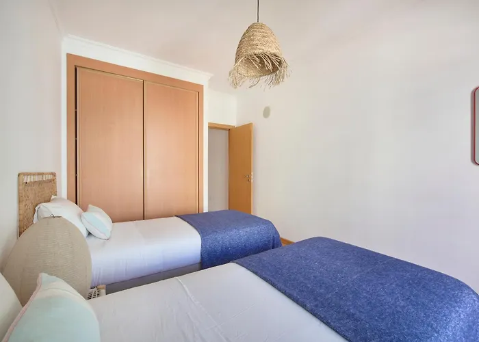 Spacious Near & Train, By Timecooler Διαμέρισμα *