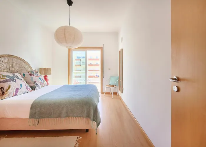 Spacious Near & Train, By Timecooler