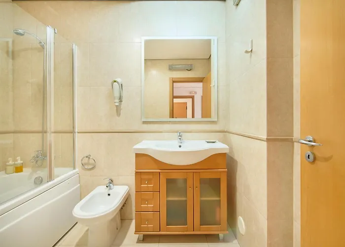 Spacious Near & Train, By Timecooler Διαμέρισμα *